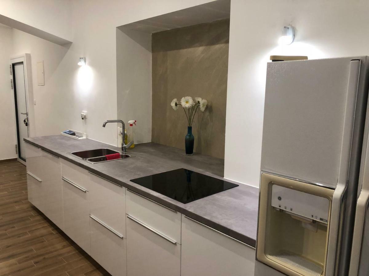 Jure Apartment In Любляна Экстерьер фото